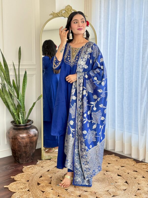 Dola Silk Embroidered Set - Image 6
