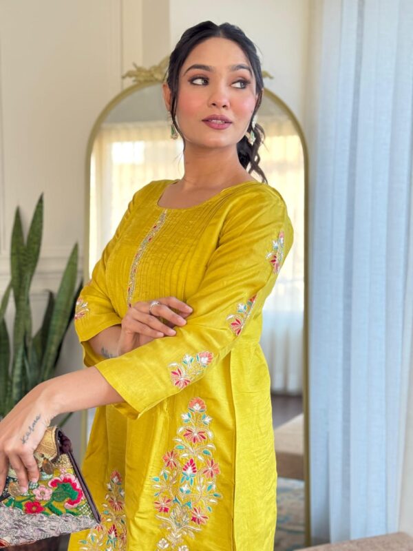 Dola Embroidered Co-ord Set - Image 2