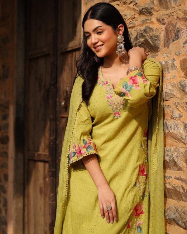 Cotton Malmal Kurti Set with Embroidery - Image 4